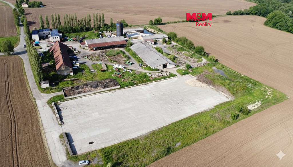 Prodej komerčního pozemku 5 517 m²