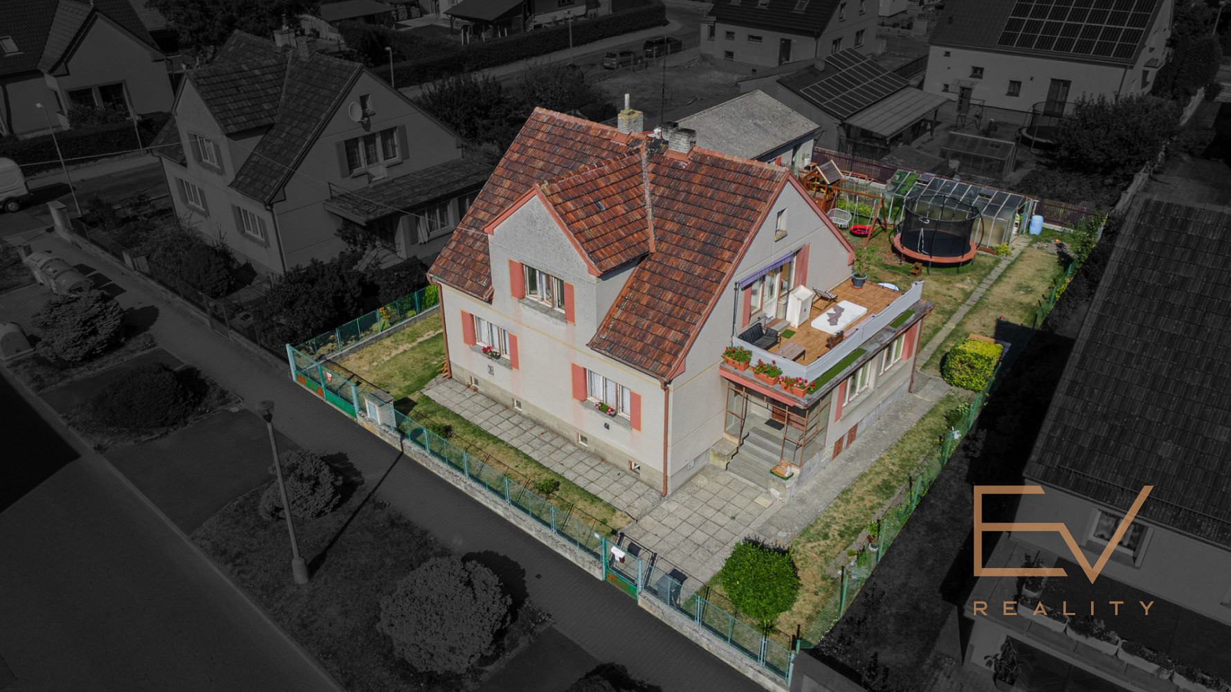 Prodej domu 216 m² s pozemkem 681 m² – fotografie 3