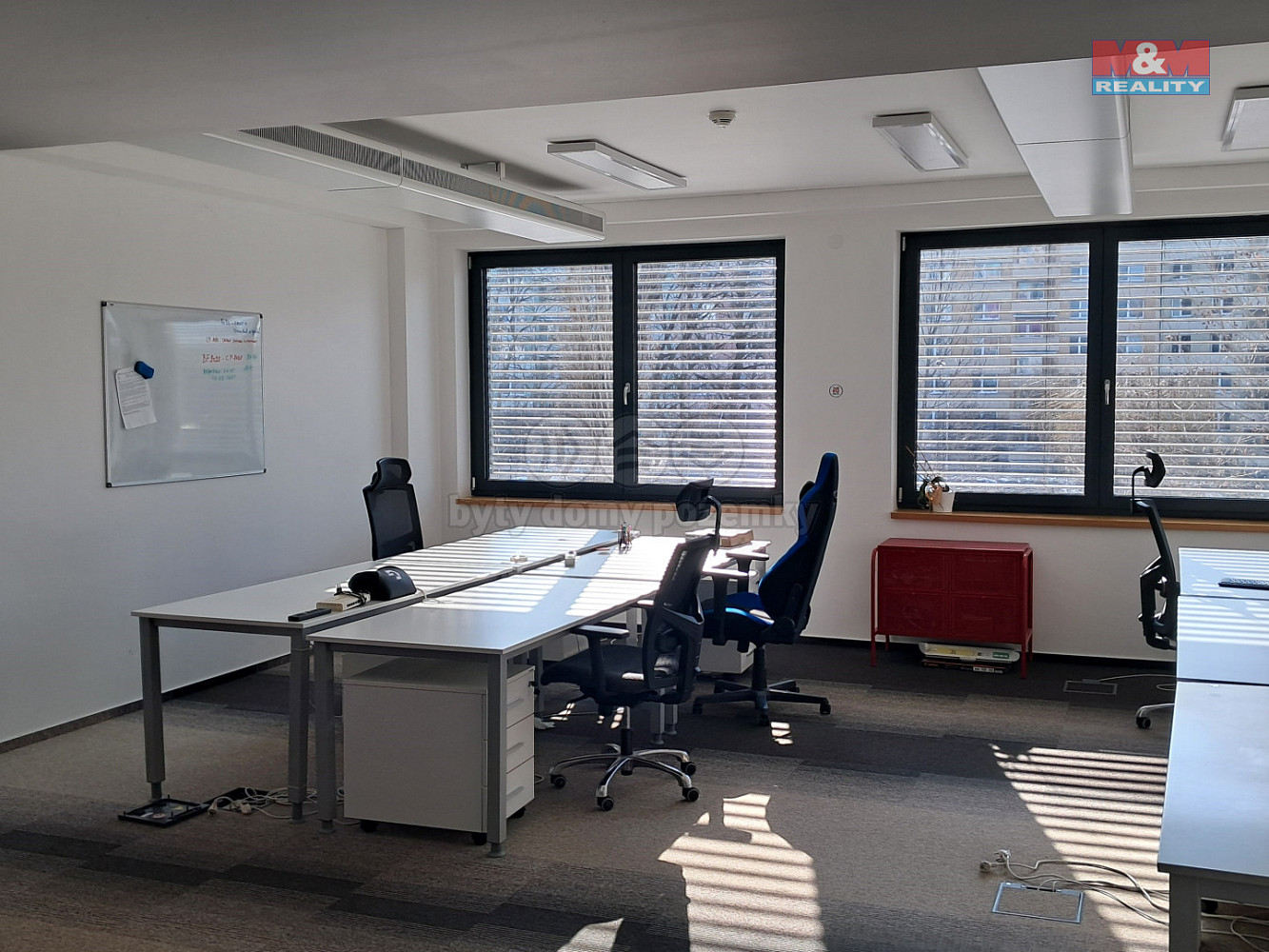 Pronájem kanceláře 486 m² – fotografie 4