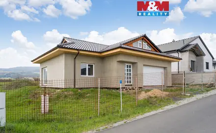 Prodej domu 235 m² s pozemkem 932 m², Dubí, okres Teplice