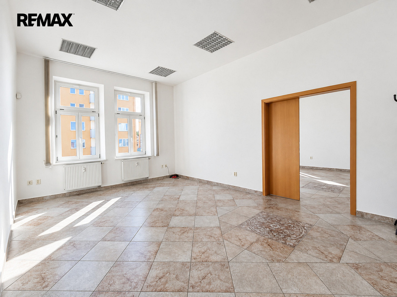 Pronájem kanceláře 96 m² – fotografie 3