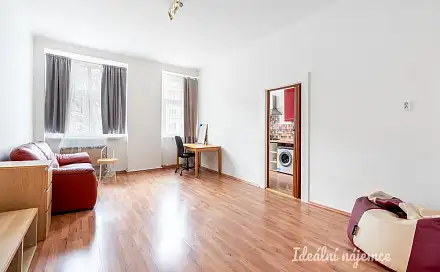 Pronájem bytu 1+kk 36 m², 5. května, Praha 4 - Nusle