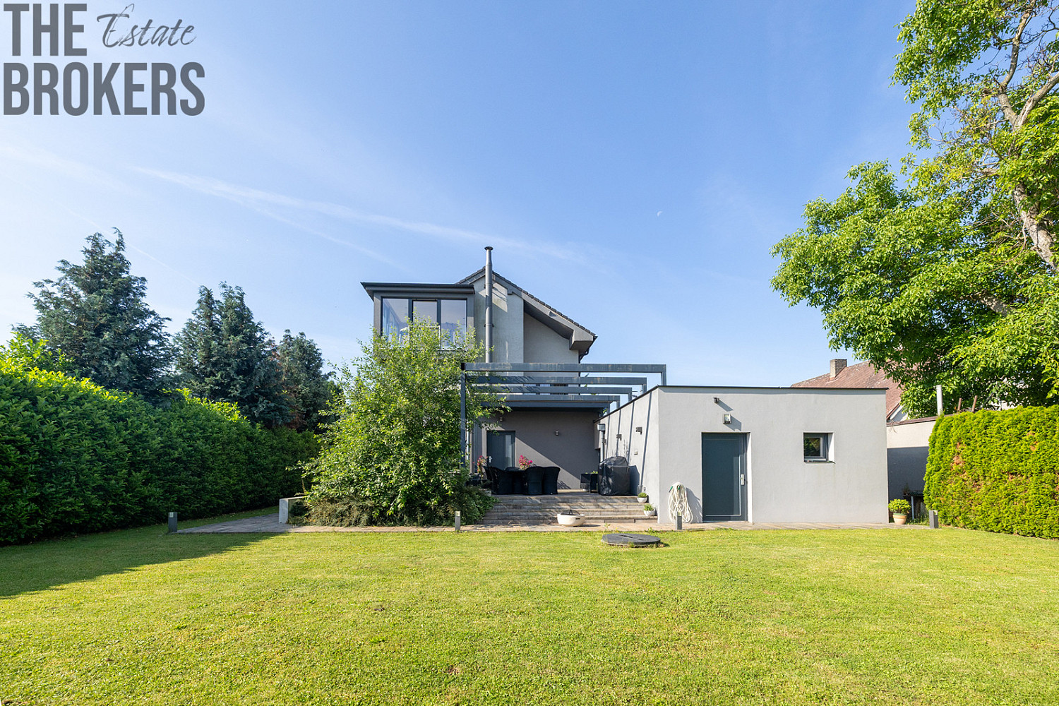 Prodej domu 300 m² s pozemkem 858 m² – fotografie 3
