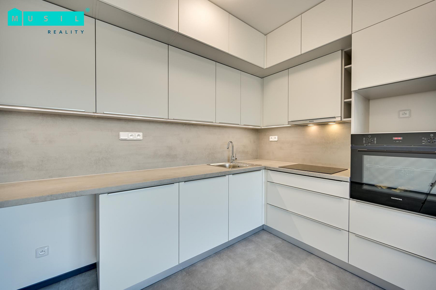 Pronájem bytu 2+kk 62 m² – fotografie 3