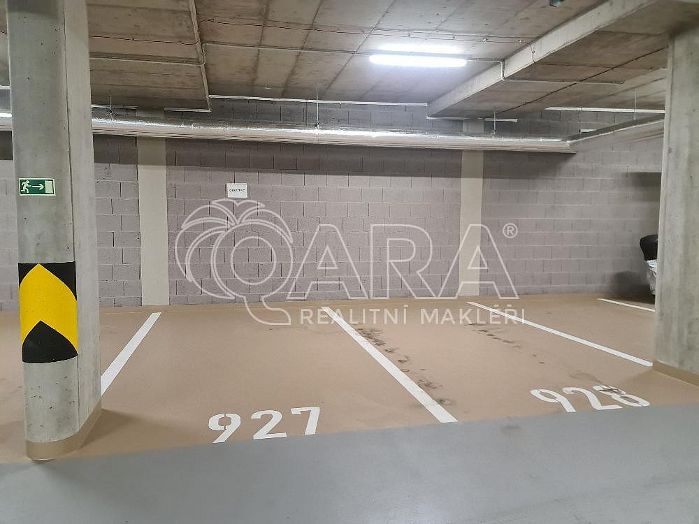 Pronájem garážového stání v areálu Zahálka Praha 4, Modřany – fotografie 2
