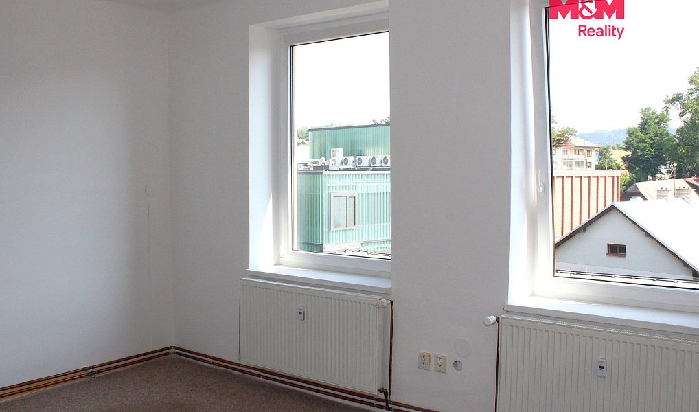 Pronájem kanceláře 18 m², Nová Paka – náhled fotky 2