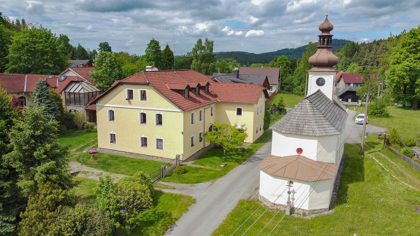 Prodej ubytovacího objektu 550 m² – fotografie 2