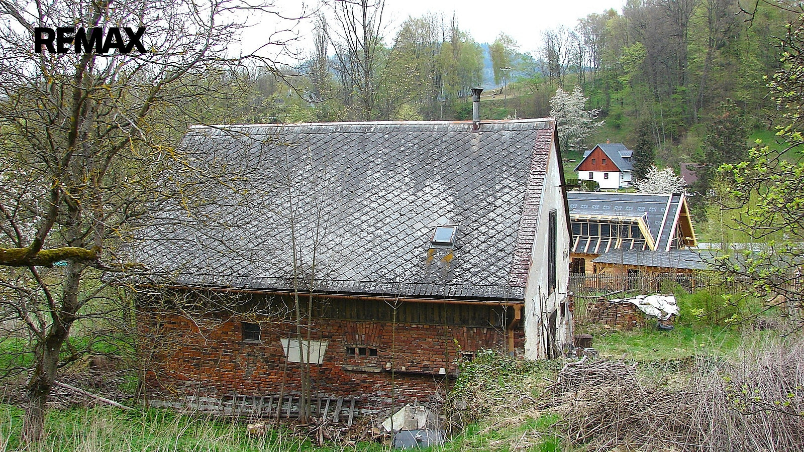 Prodej stavebního pozemku 1 589 m² – další