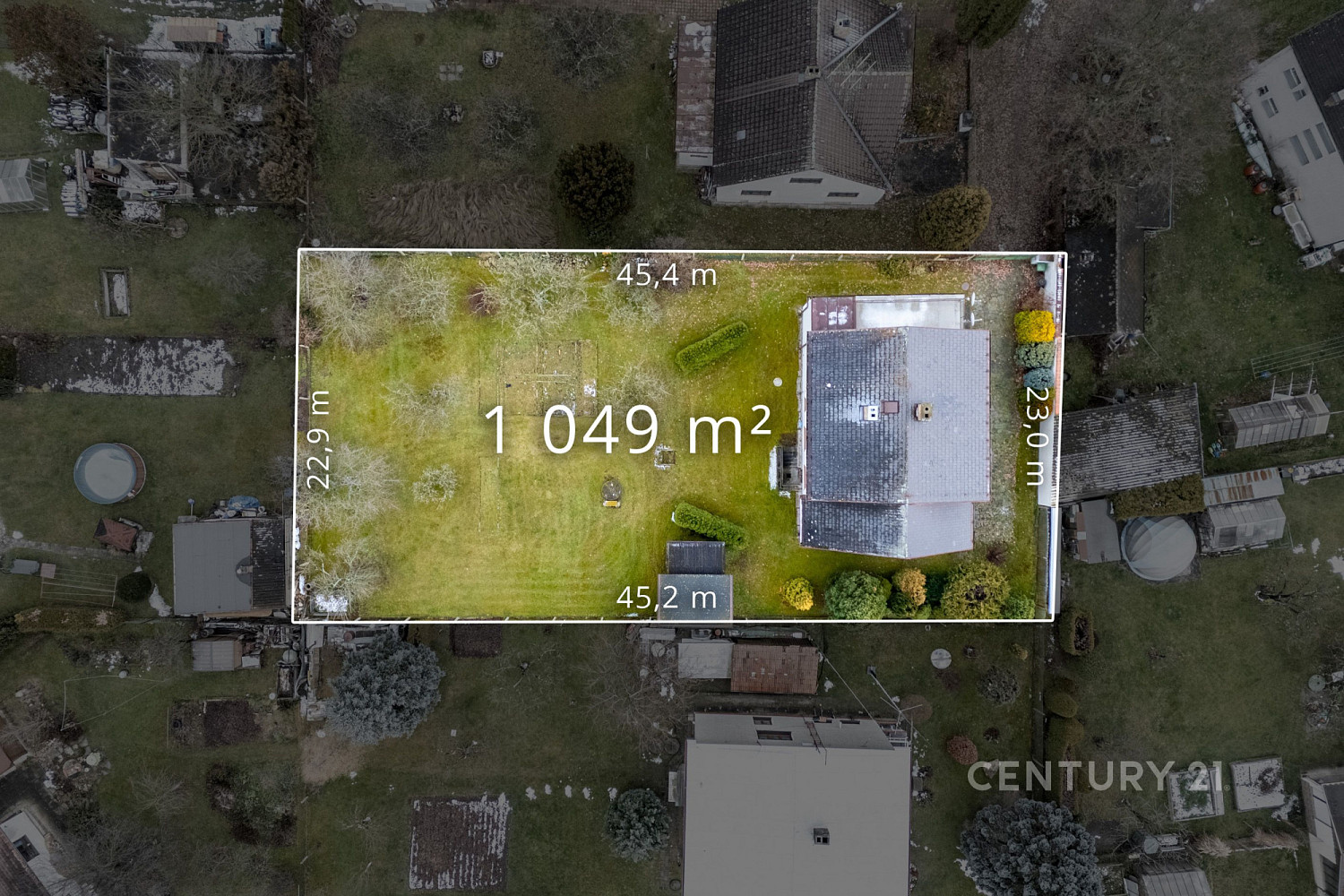 Prodej domu 250 m² s pozemkem 1 046 m² — photo 2
