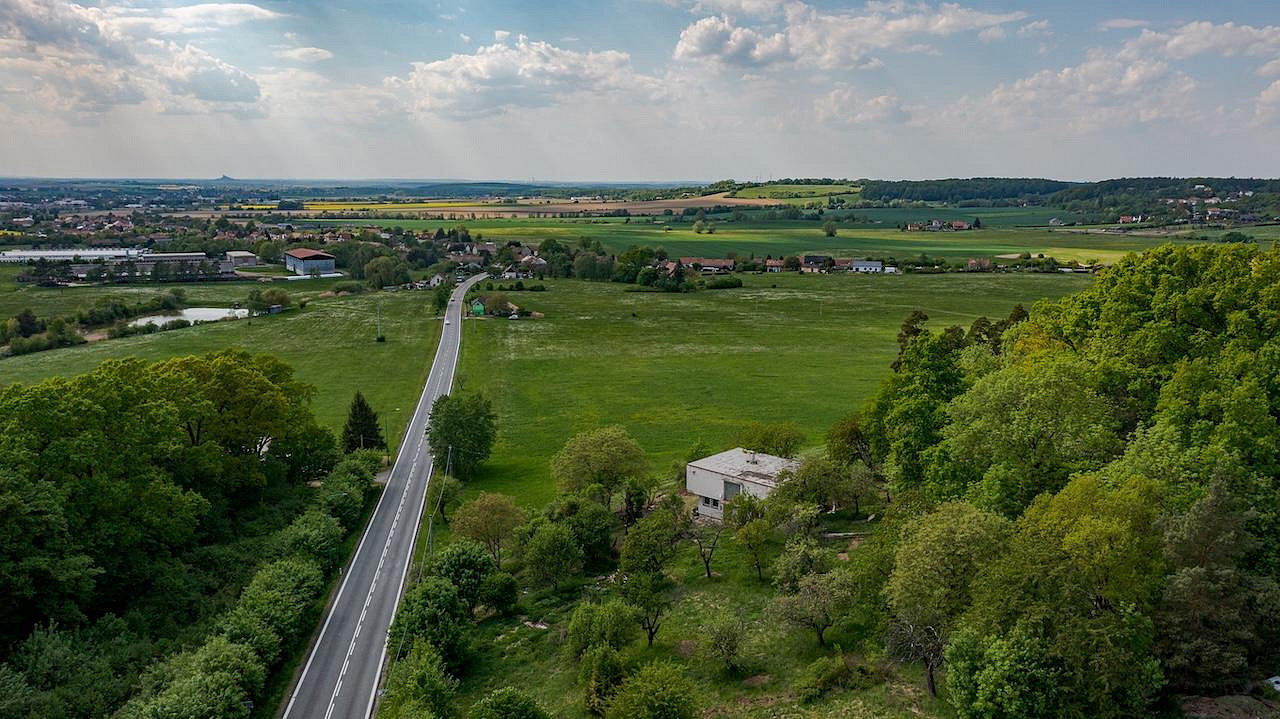 Prodej pozemku Veliny u Holic – pohled 3