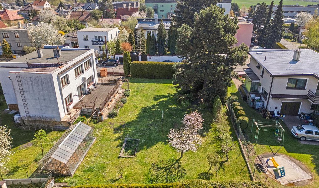 Prodej stavebního pozemku 600 m², Praha – náhled fotky 7