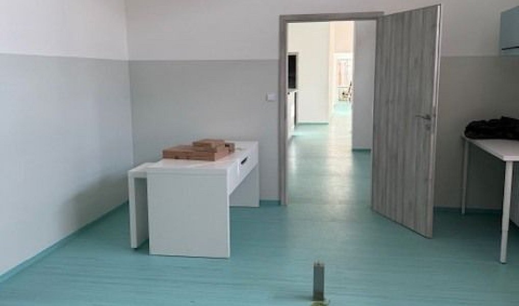 Pronájem obchodních prostor 200 m², Vsetín – náhled fotky 16