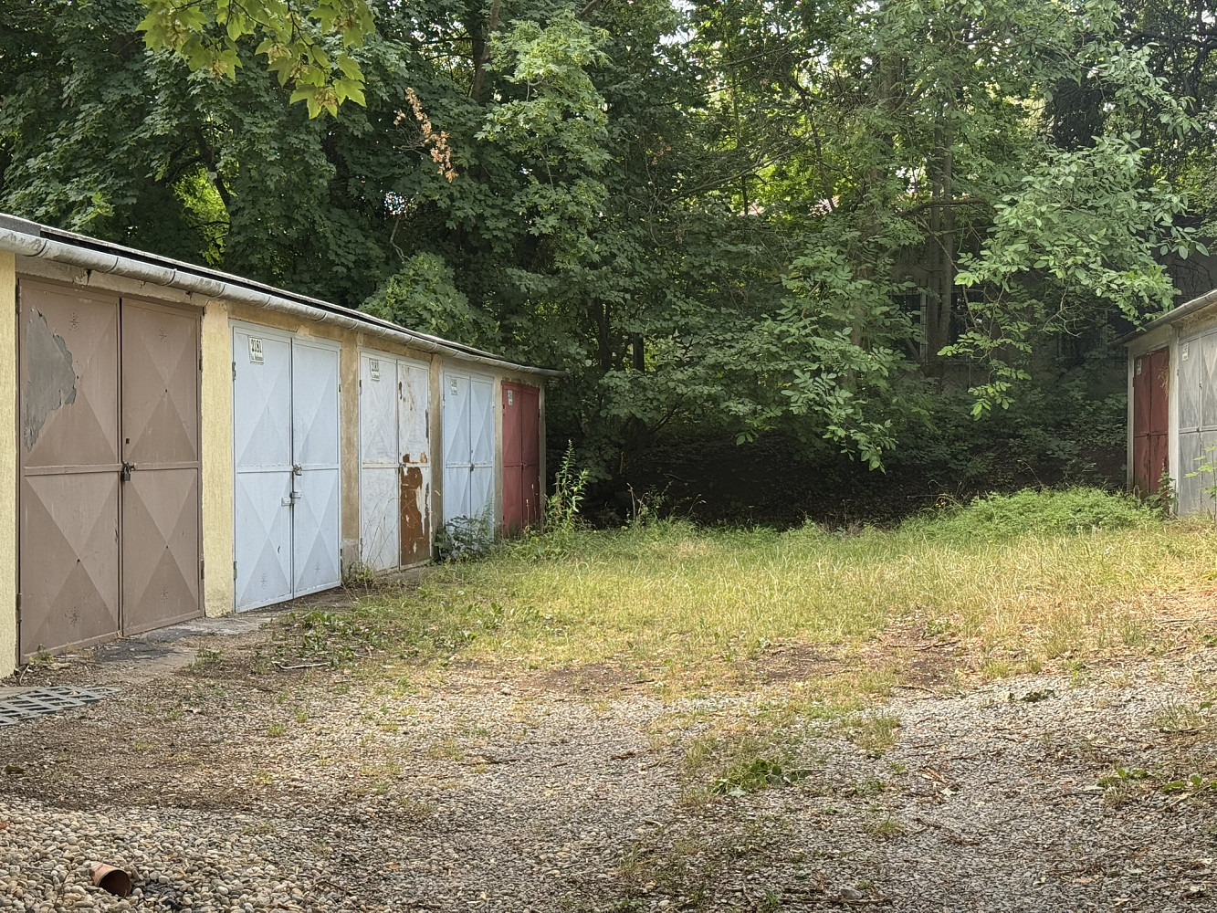 Prodej garáže 17 m² brno - řečkovice — photo 2