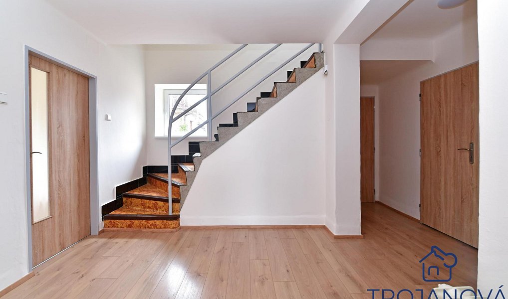 Pronájem domu 250 m² s pozemkem 390 m², Benešov – náhled fotky 16