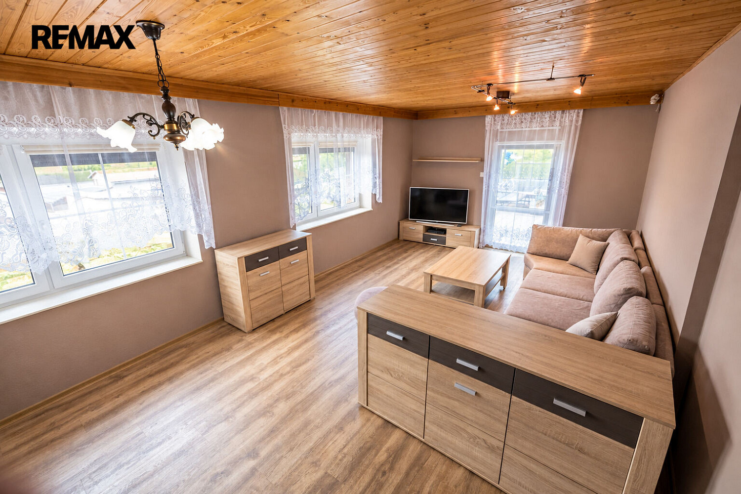 Prodej domu 290 m² s pozemkem 877 m² – fotografie 5