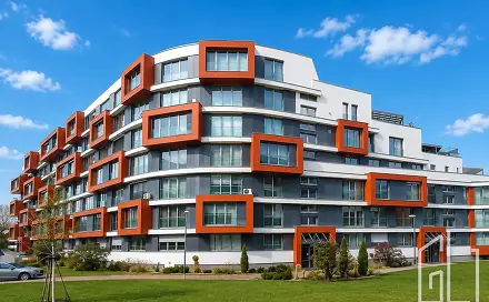 GLJ Partners Vám exkluzivně nabízí k pronájmu parkovací stání na adrese Vojenova 2481, Vojenova, Praha 8 - Libeň
