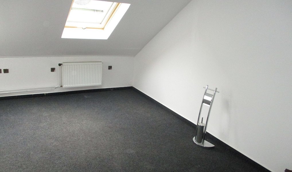 Pronájem kanceláře 17 m², Jindřichův Hradec – náhled fotky 3
