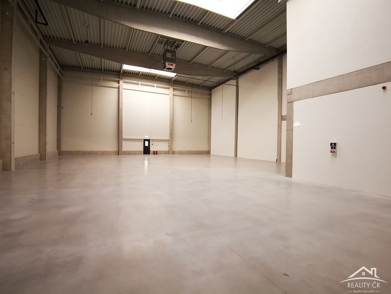 Pronájem skladovacích prostor 1 094 m² – fotografie 3