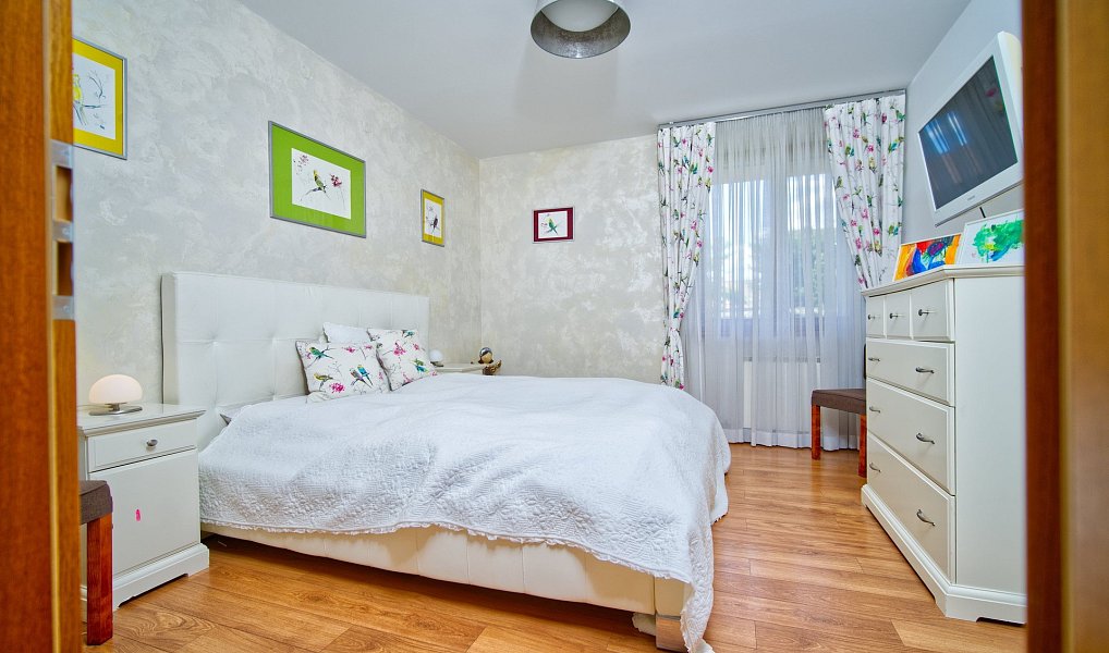 Prodej domu 376 m² s pozemkem 2 273 m², Syrovice – náhled fotky 7