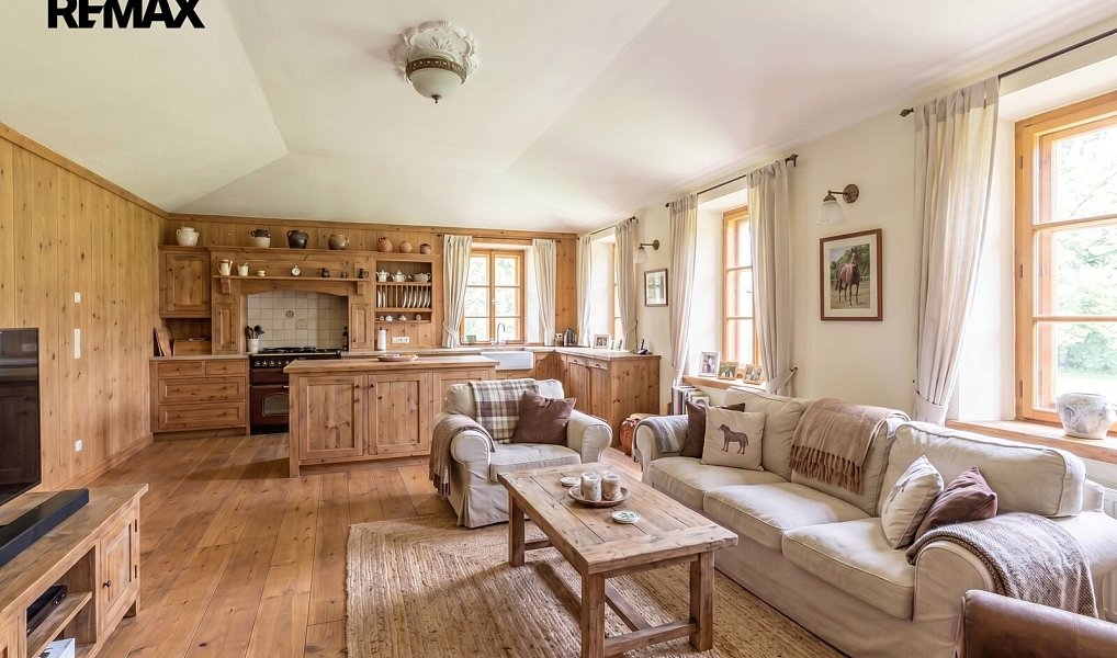 Prodej domu 1 230 m² s pozemkem 1 230 m², Velký Šenov – náhled fotky 3