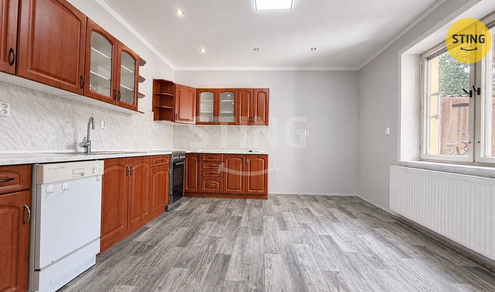 Prodej domu 280 m² s pozemkem 259 m², Bruntál – náhled fotky 2