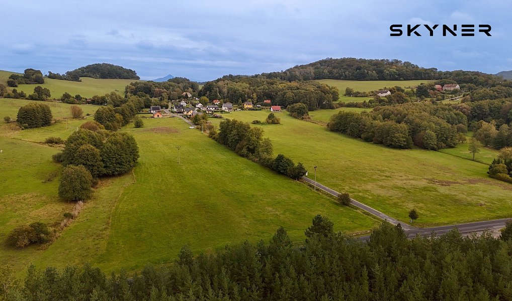 Prodej stavebního pozemku 1 901 m², Provodín – náhled fotky 3