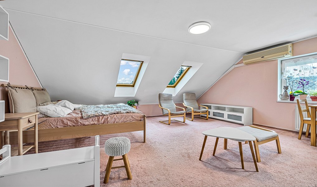 Prodej domu 850 m² s pozemkem 1 600 m², Nový Bor – náhled fotky 32