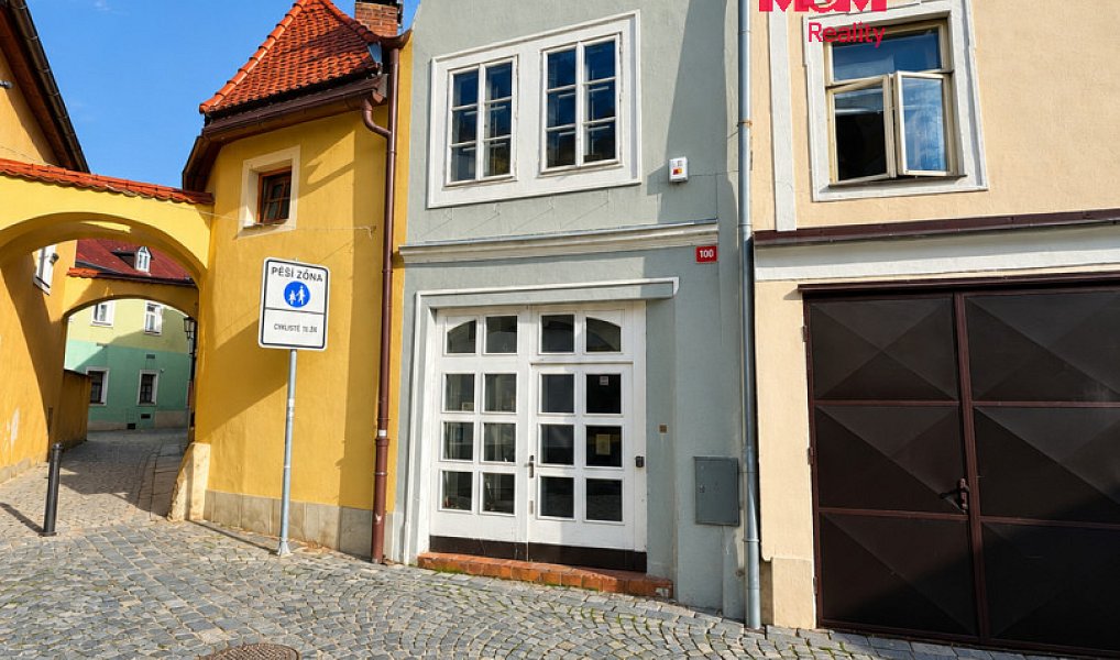 Pronájem obchodních prostor 100 m², Jindřichův Hradec – fotka 1 z 10