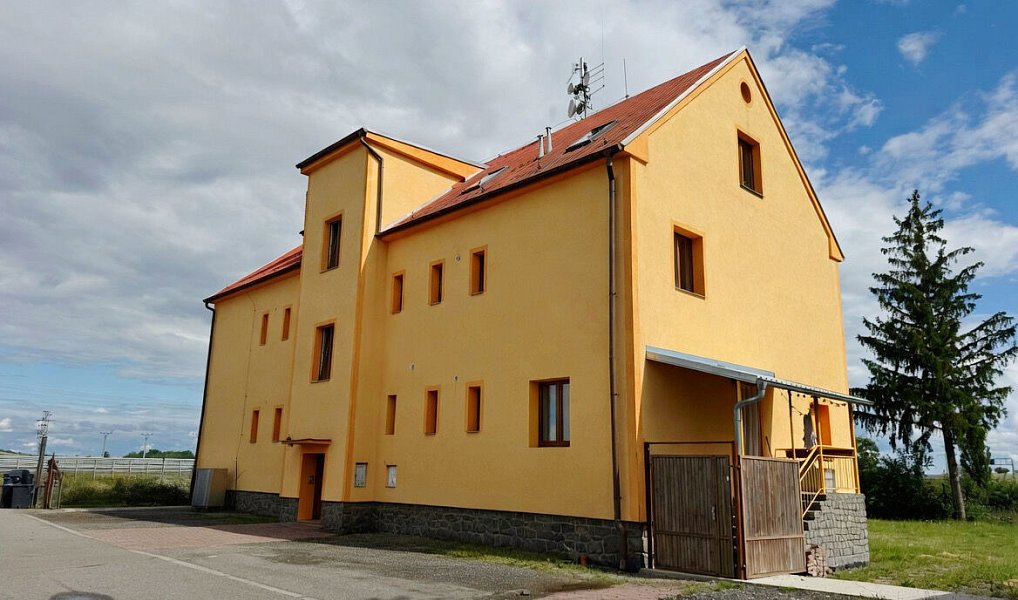 Prodej nájemního domu, činžáku 550 m², Lety – náhled fotky 27