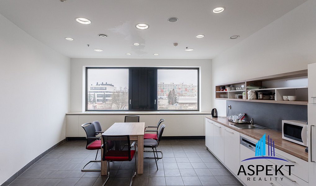 Pronájem kanceláře 23 m², Praha – fotka 1 z 21