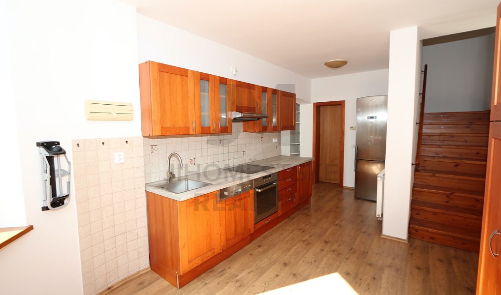 Pronájem bytu 3+1 110 m², Dolní Břežany – náhled fotky 4