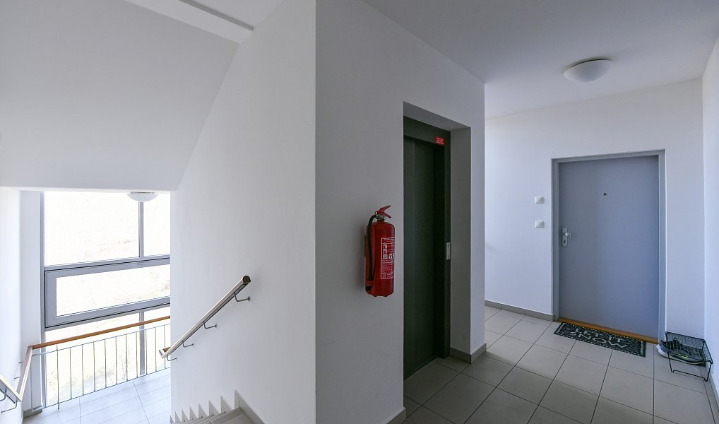 Prodej bytu 4+kk 135 m², Praha – náhled fotky 32