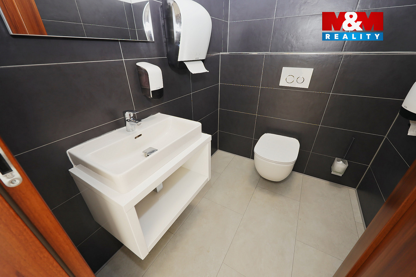 Pronájem obchodních prostor 1 320 m² — photo 5
