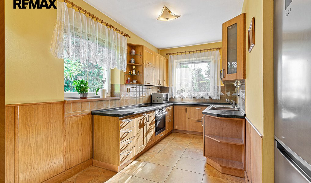 Prodej domu 186 m² s pozemkem 1 033 m², Uhlířské Janovice – náhled fotky 3