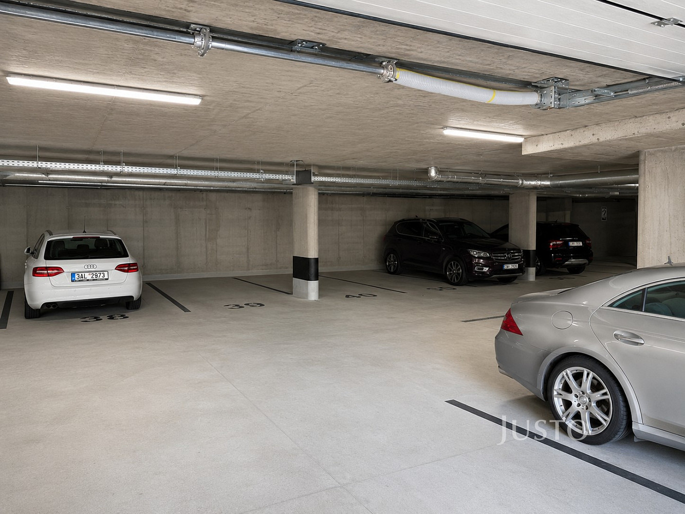 Prodej garážového stání 13 m2 — photo 4
