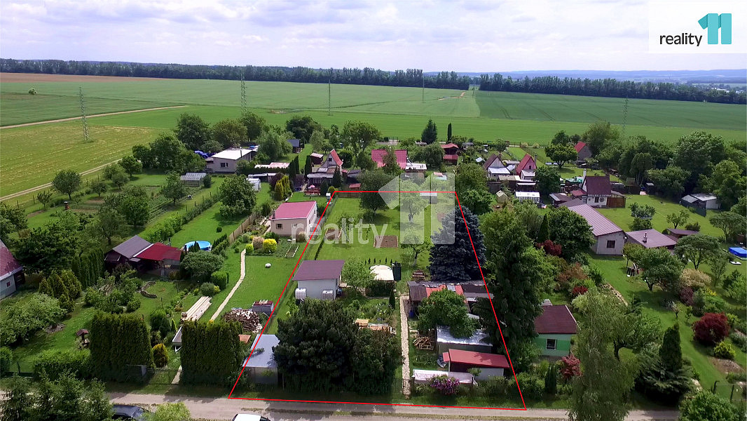 Prodej stavebního pozemku 2 136 m²
