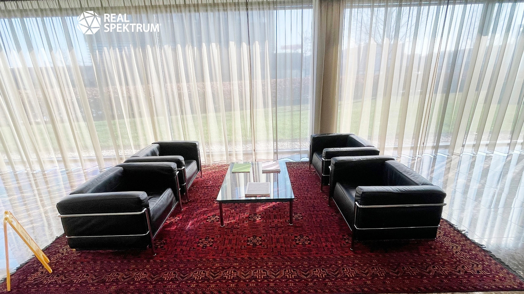 Pronájem kanceláře 872 m² – fotografie 4