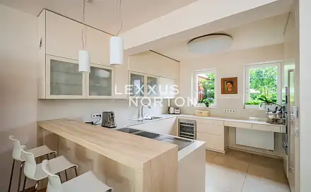 Prodej domu 522 m² s pozemkem 1 215 m², V březinkách, Praha 6 - Nebušice