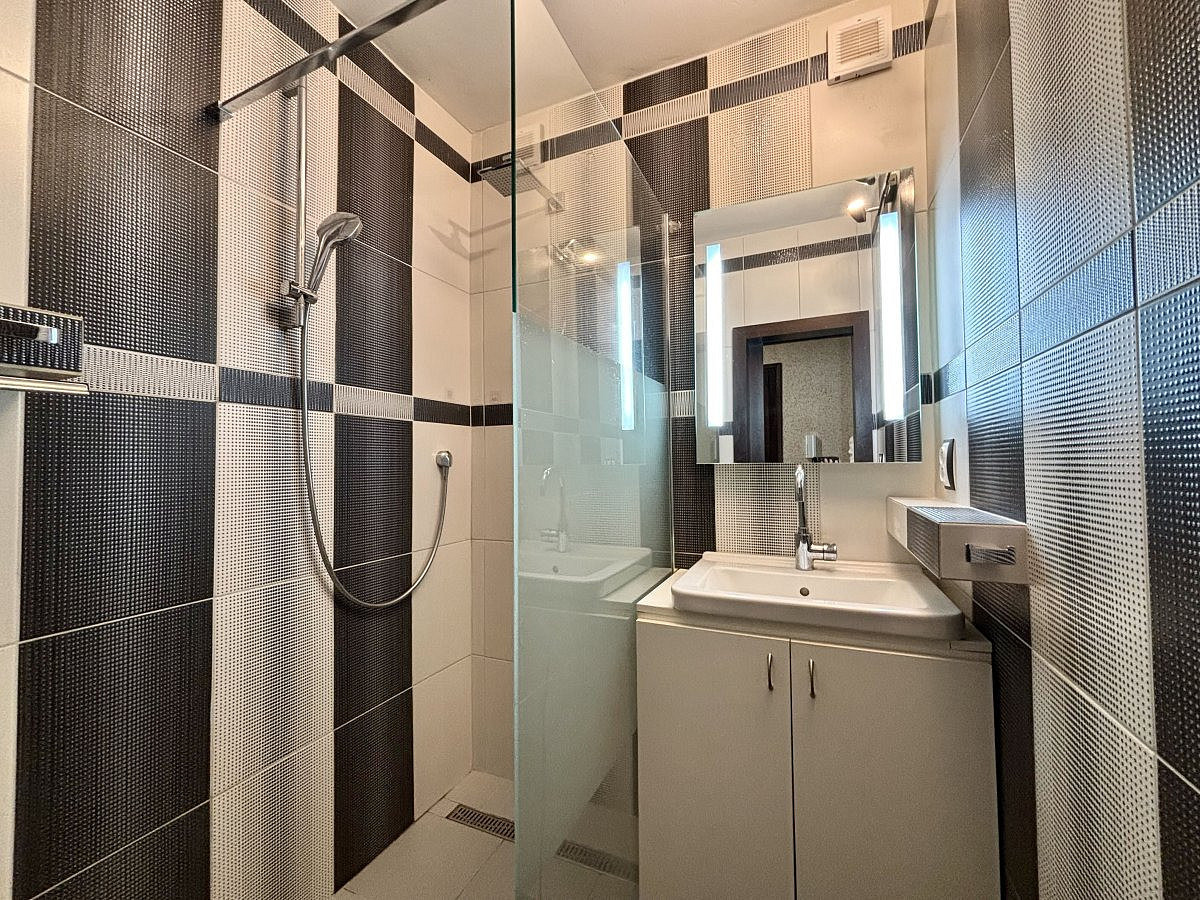 Pronájem bytu 2+kk 37 m² – fotografie 2