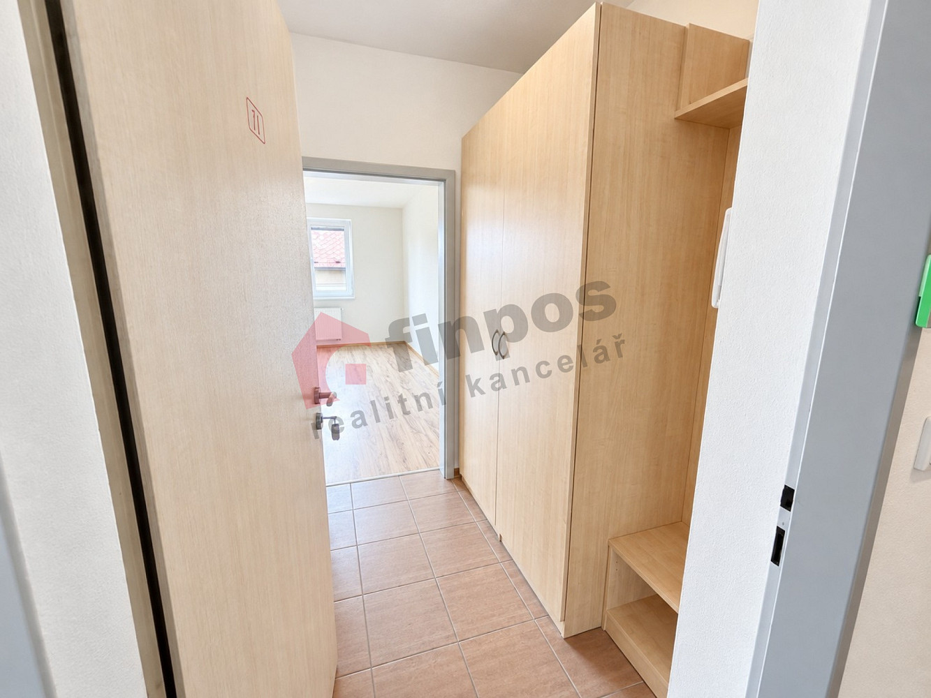 Pronájem bytu 1+kk 27 m² – fotografie 3