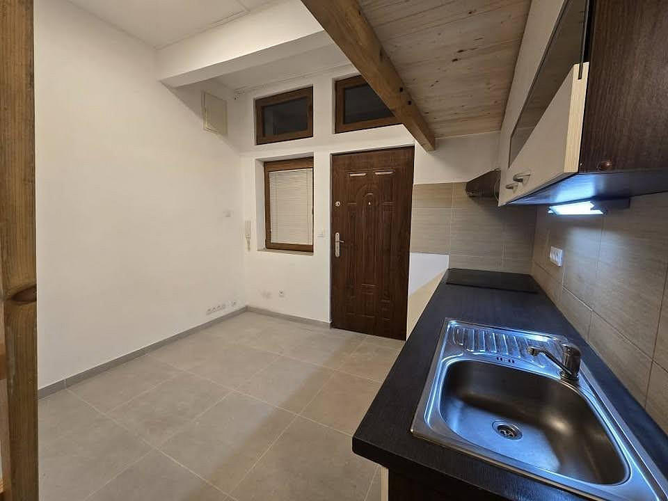 Pronájem bytu 1+kk 21 m² — photo 3