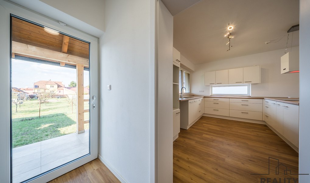 Prodej domu 225 m² s pozemkem 320 m², Vracov – náhled fotky 10