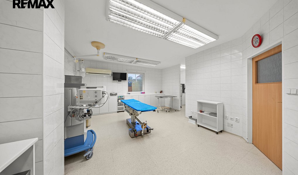 Prodej domu 361 m² s pozemkem 1 042 m², Kolín – náhled fotky 38