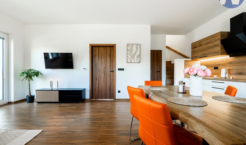 Prodej domu 196 m² s pozemkem 400 m², Horní Planá – náhled fotky 12