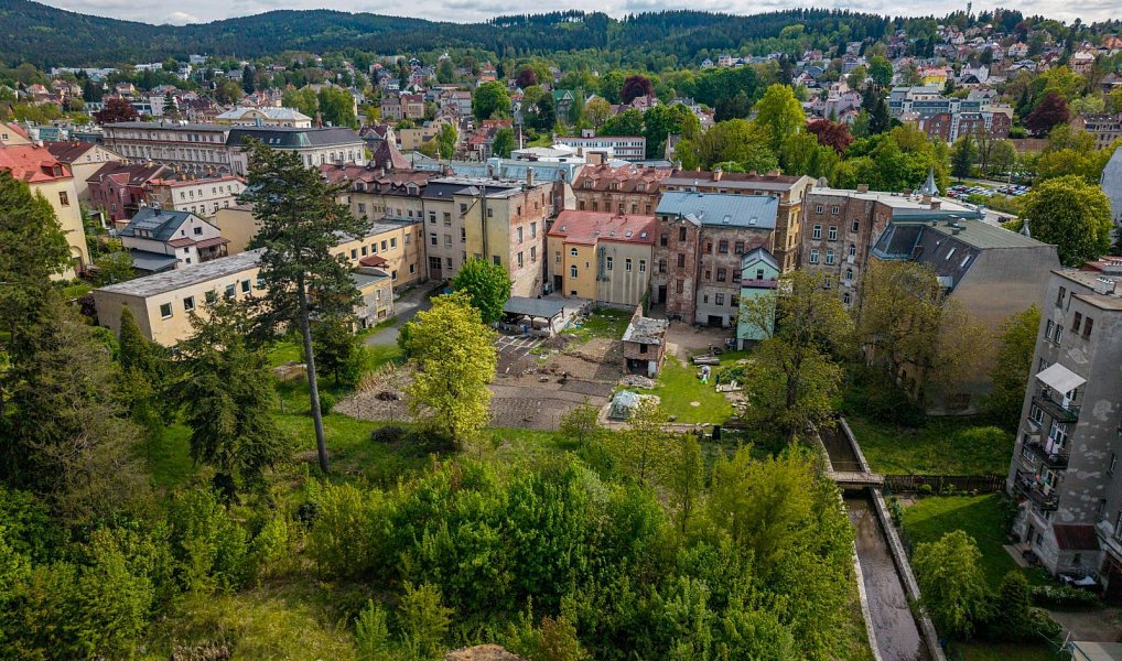 Prodej domu 1 578 m² s pozemkem 6 942 m², Jablonec nad Nisou – náhled fotky 4