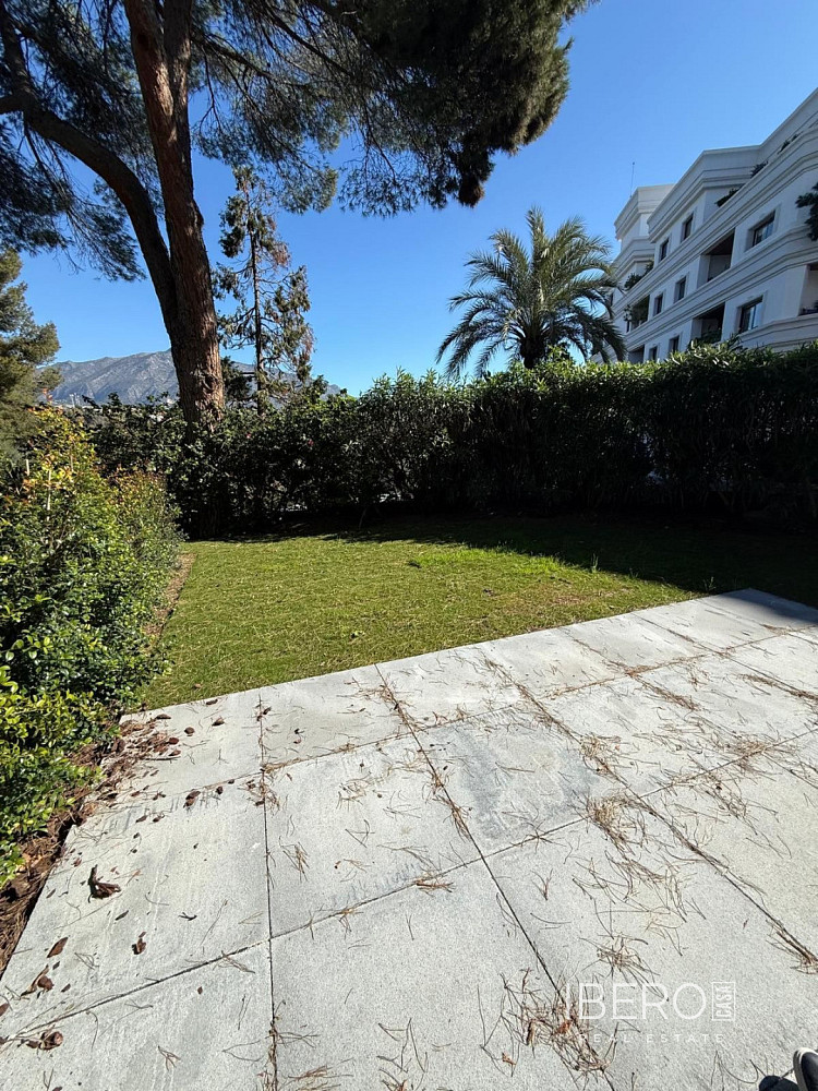 Pis 4+kk – Marbella, Nueva Andalucía - Vista 2