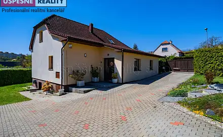 Prodej domu 131 m² s pozemkem 790 m², Na Vlku, Praha 5 - Stodůlky