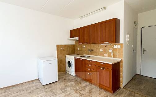 Pronájem bytu 2+kk 38 m², Lidická, Karlovy Vary - Drahovice