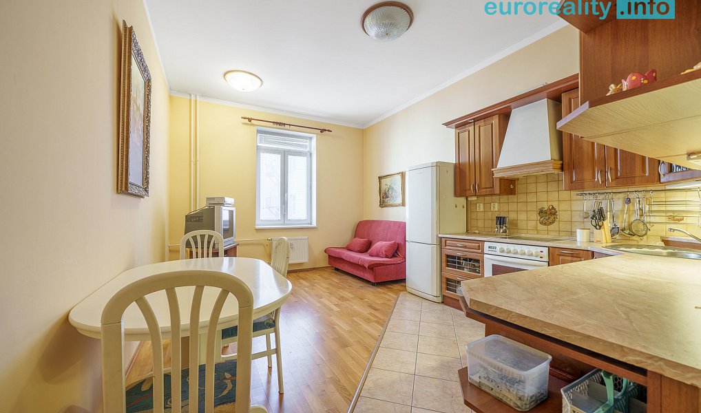 Prodej bytu 2+1 80 m², Karlovy Vary – náhled fotky 6