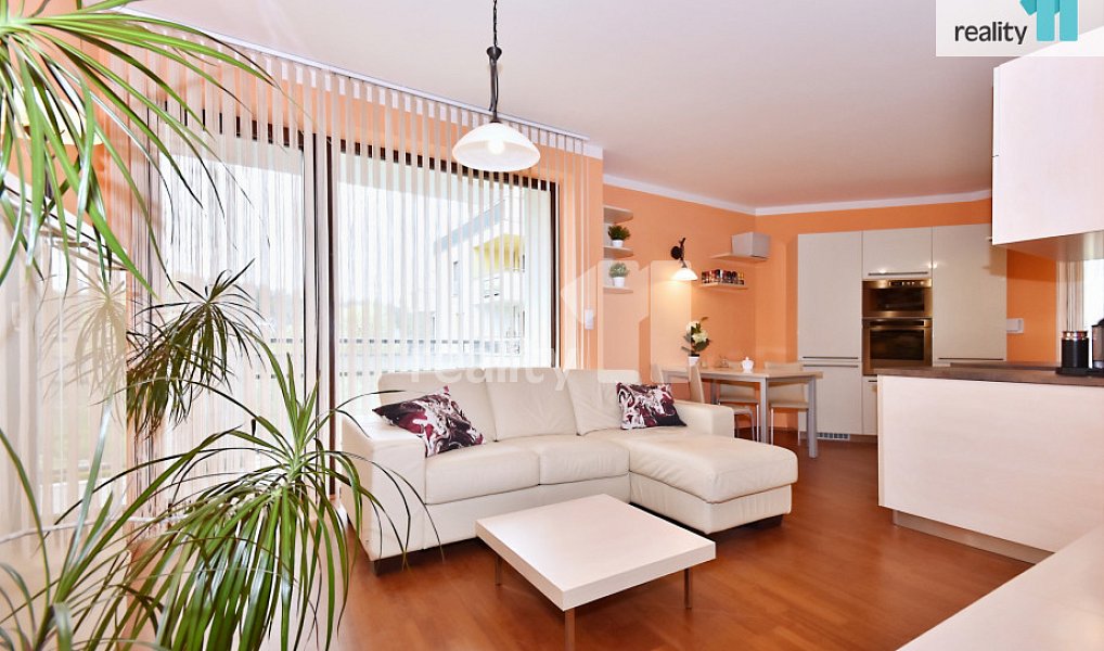 Prodej bytu 4+kk 93 m², Praha – náhled fotky 2